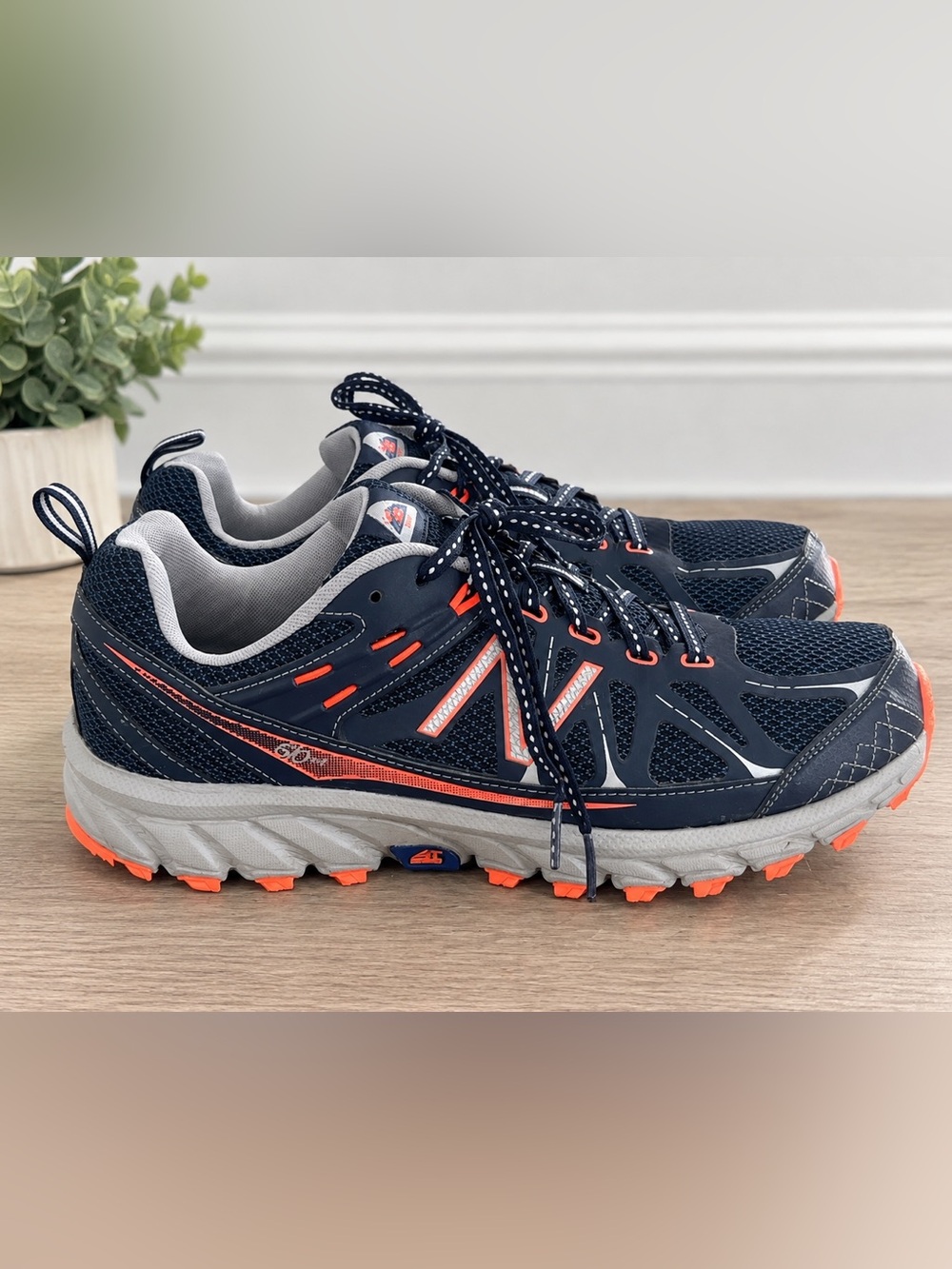 New Balance MT610 All Terrain Trail Running Hiking Shoes Men’s Size 10 Navy Oran